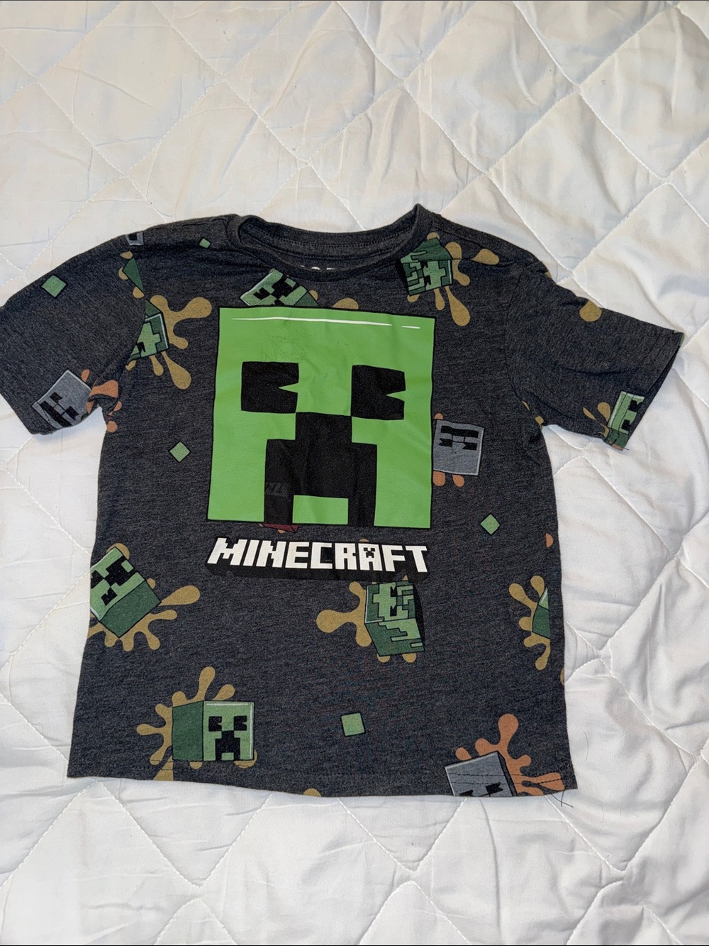 4/5T Mojang Kids' Minecraft Charcoal Gray & Green Creeper Graphic Tee